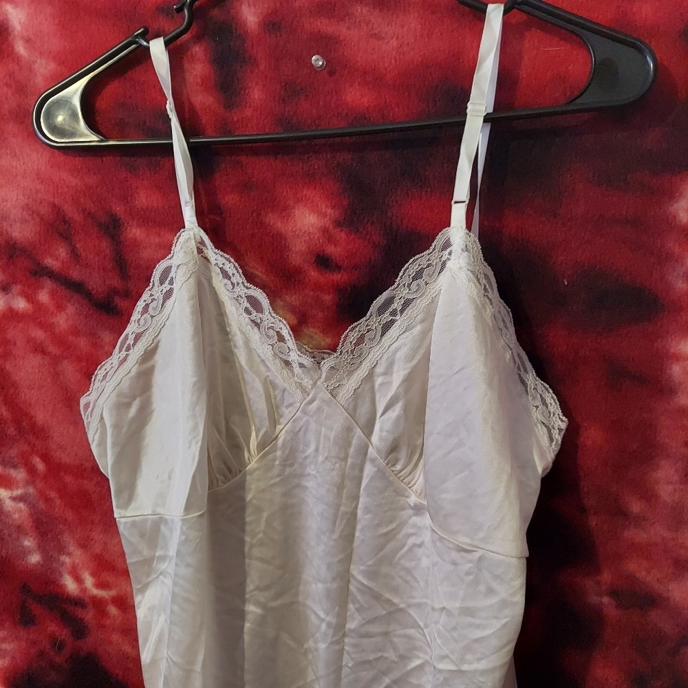 Elegant White Lace Trimmed Chemise